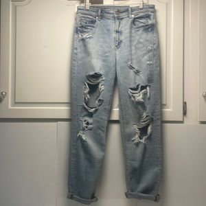 Stretch Distressed Mom Jeans! NWT